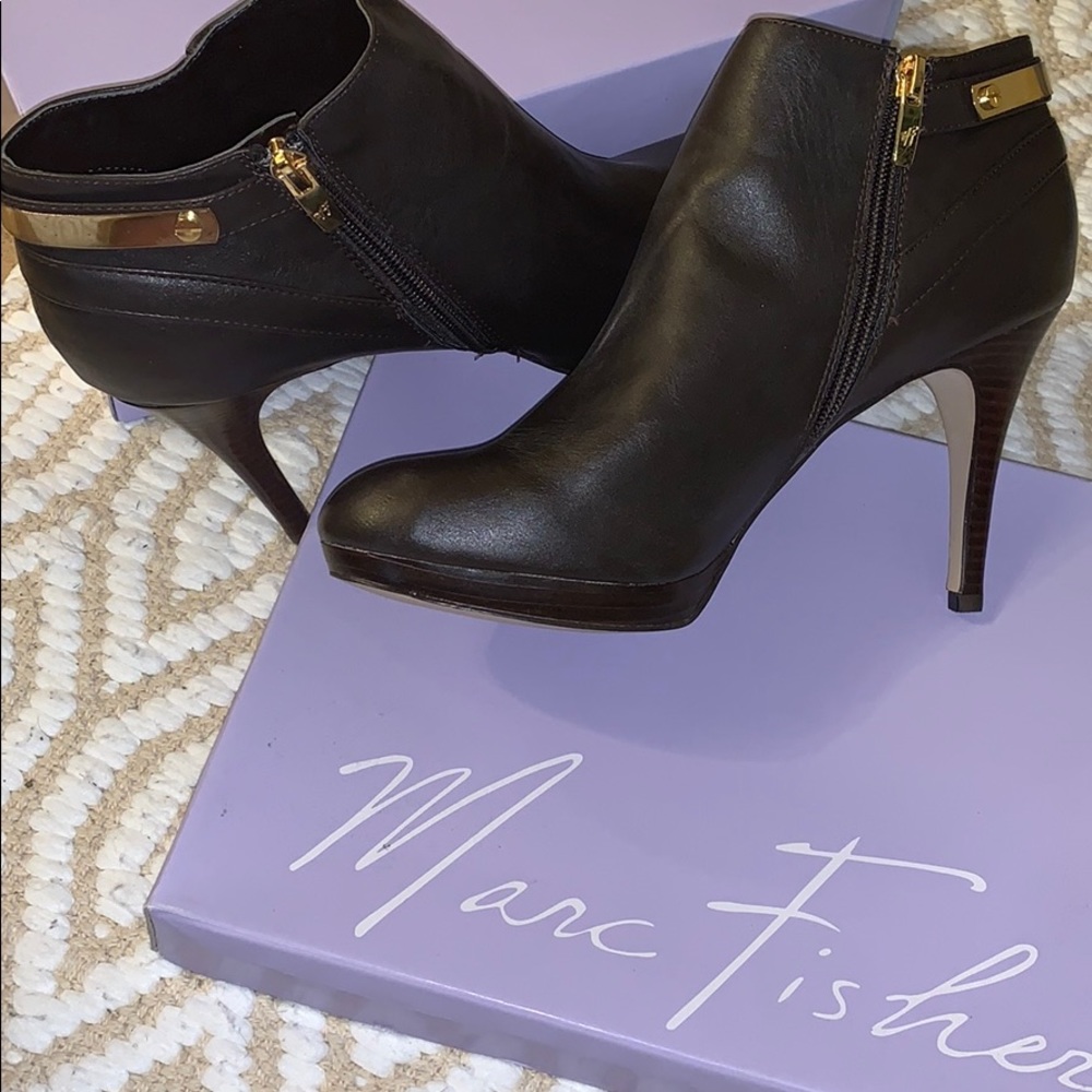 Marc Fisher brown booties size 9
